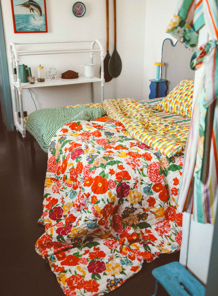 Reversible quilted blanket