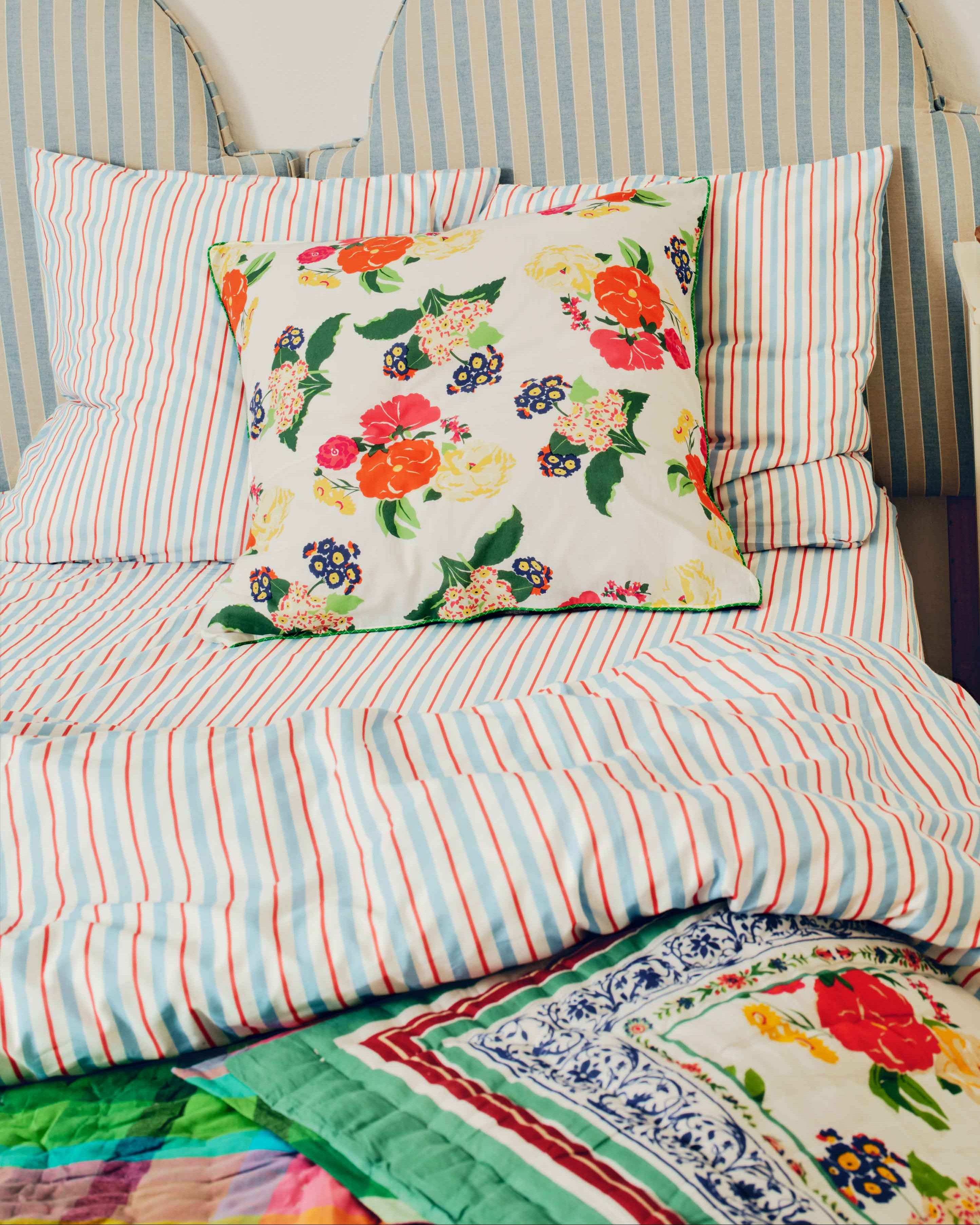 Bed linen, Lucas du Tertre