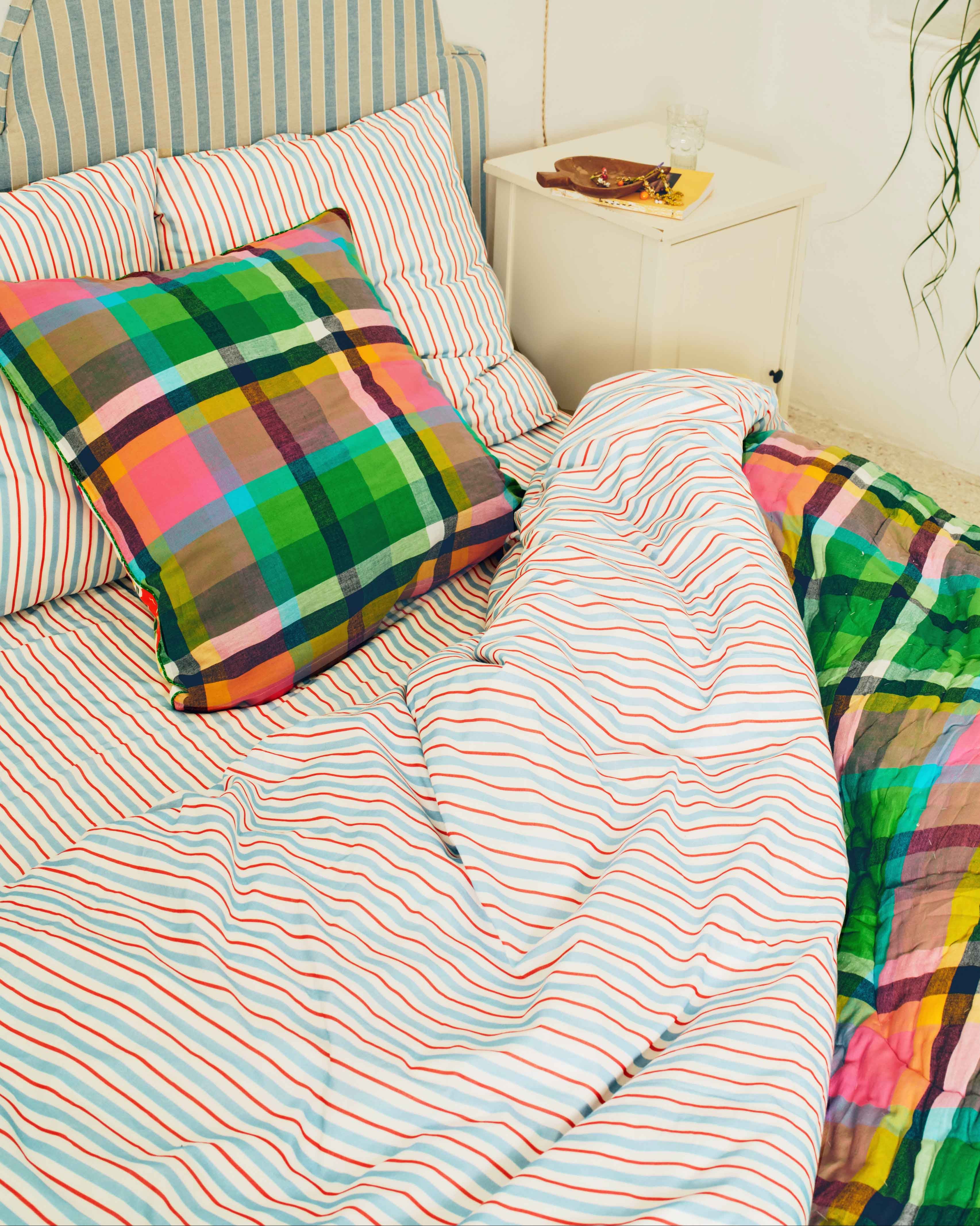 Bed linen, Lucas du Tertre