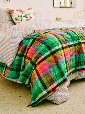 Plaid matelassé réversible sarong en situation