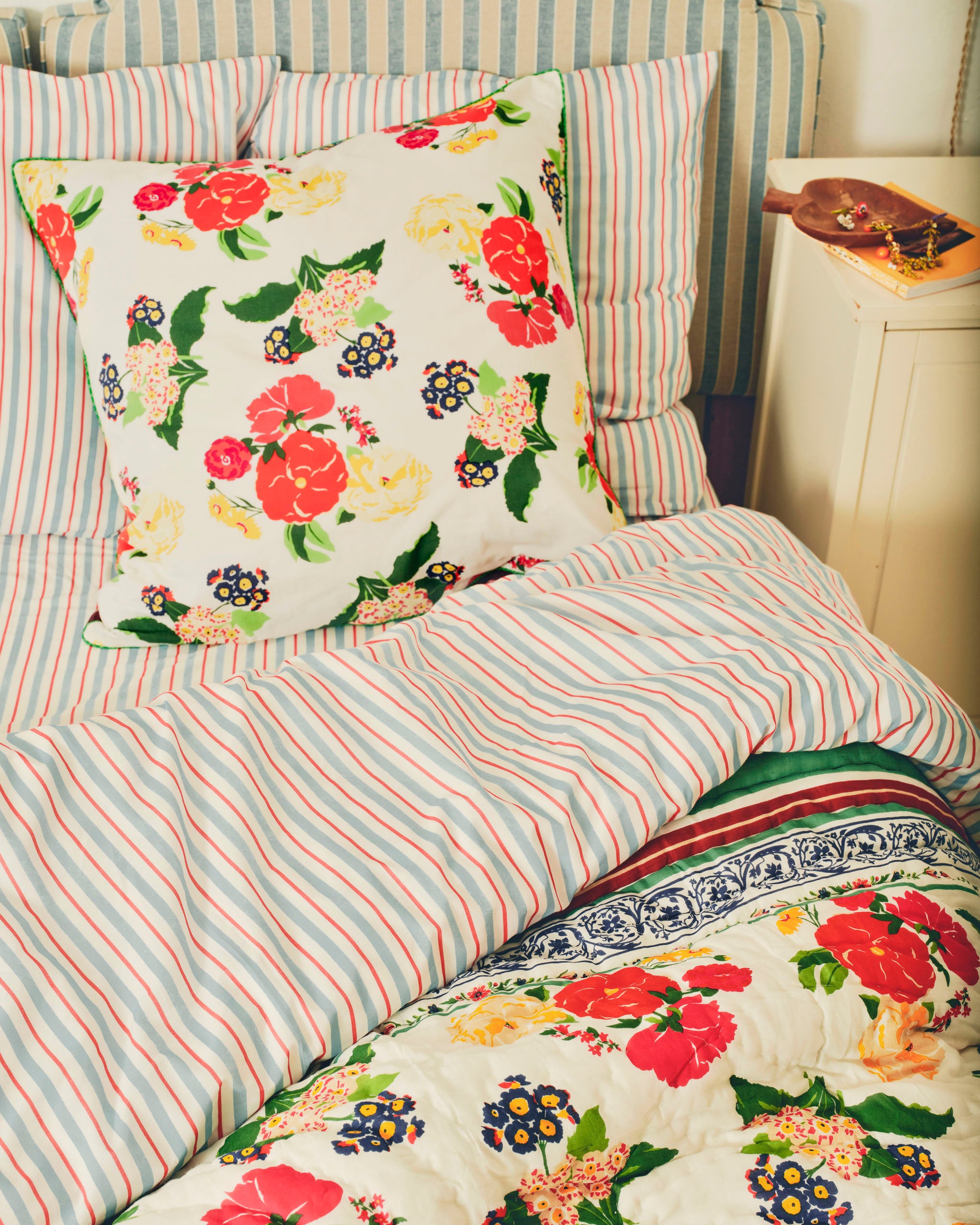 Bed linen, Lucas du Tertre