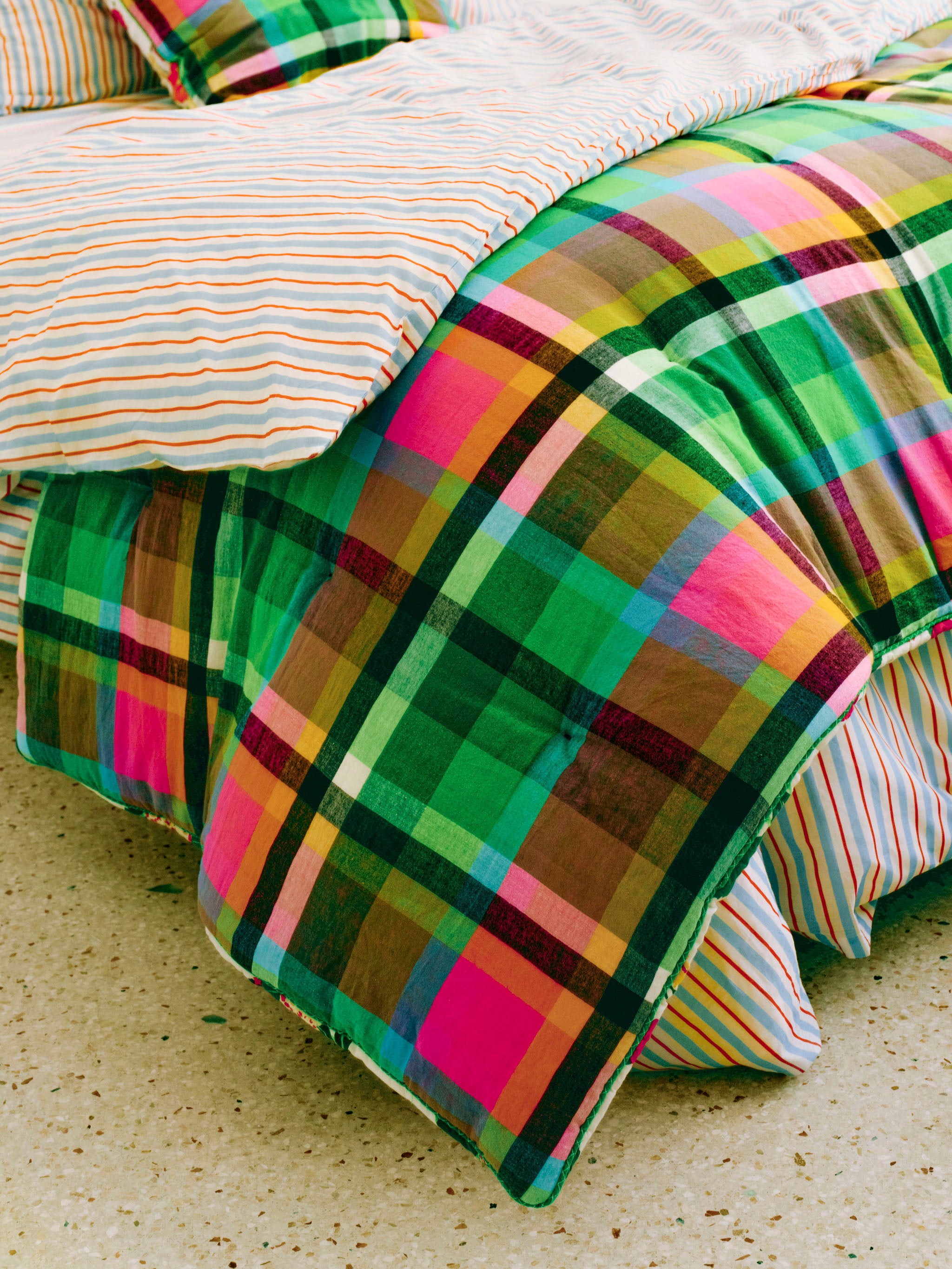 Plaids and bedspreads, Lucas du Tertre