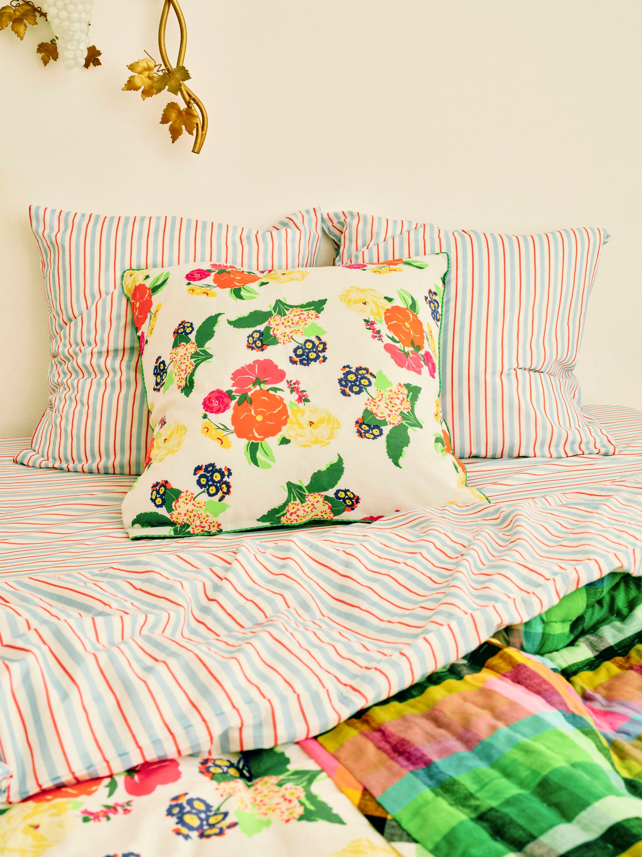 Bed linen, Lucas du Tertre