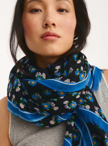 foulard_laine_achille_black_ground