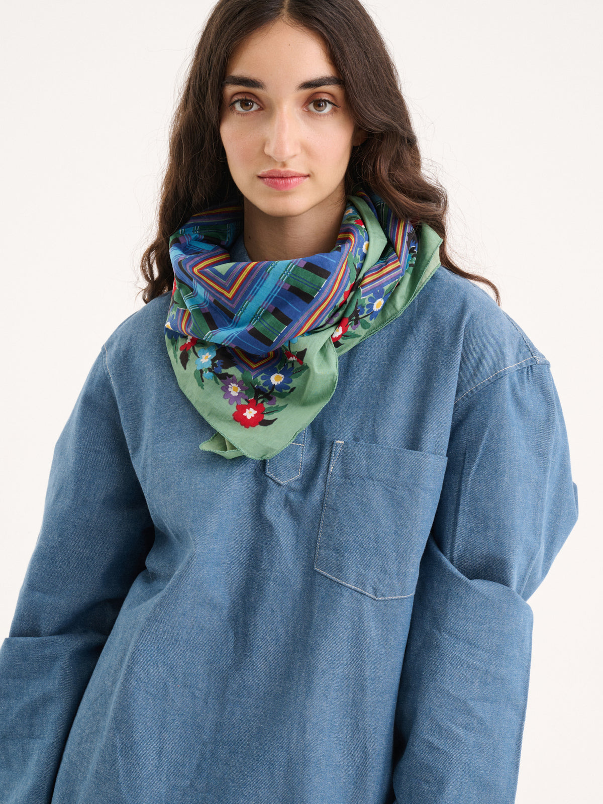 foulard_norma_green_ground_sarong_3