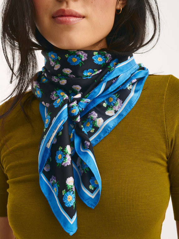 foulard_soie_achille_black_ground