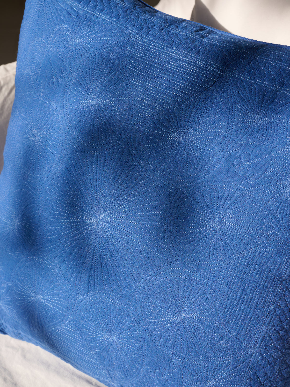housse_coussin_bleu_roi_2
