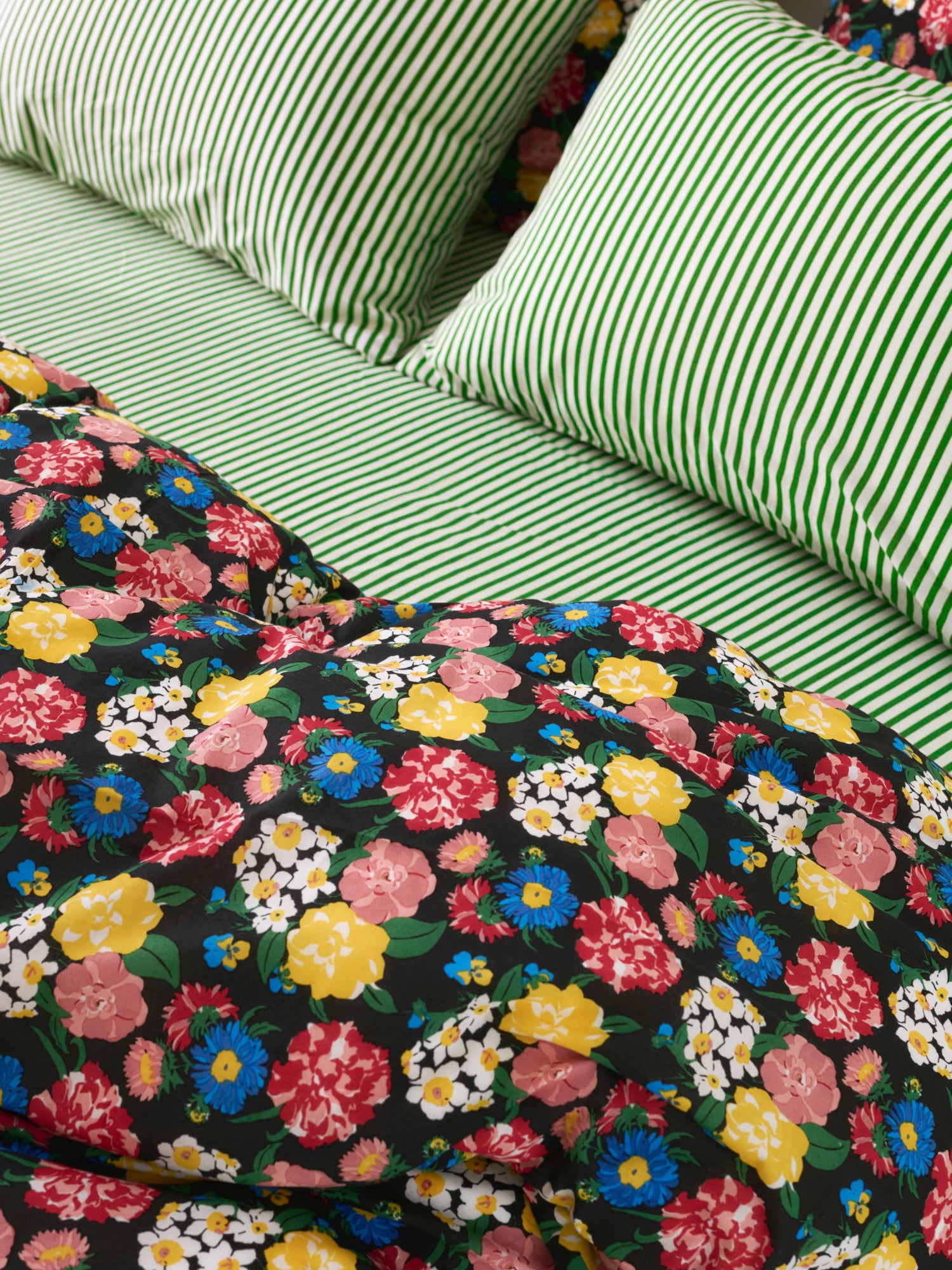 Bed linen, Lucas du Tertre