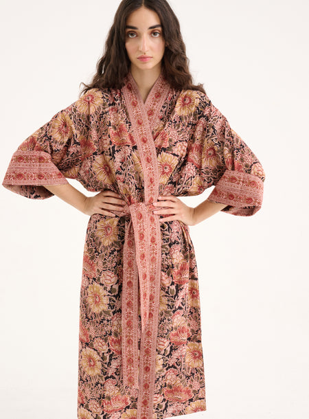 kimono_court_bunch_of_flowers_2