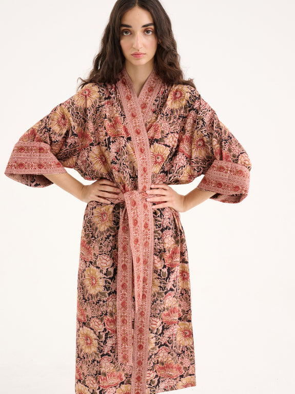 kimono_court_bunch_of_flowers_2