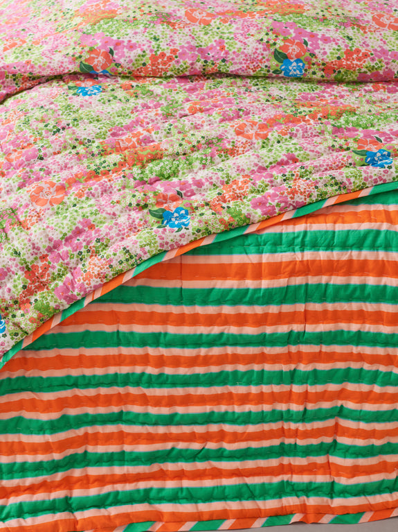 Reversible quilted blanket