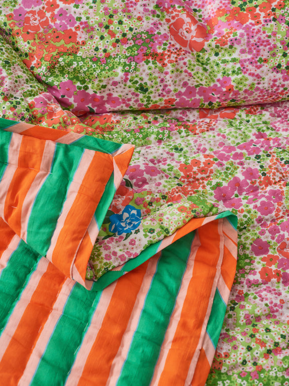 Reversible quilted blanket