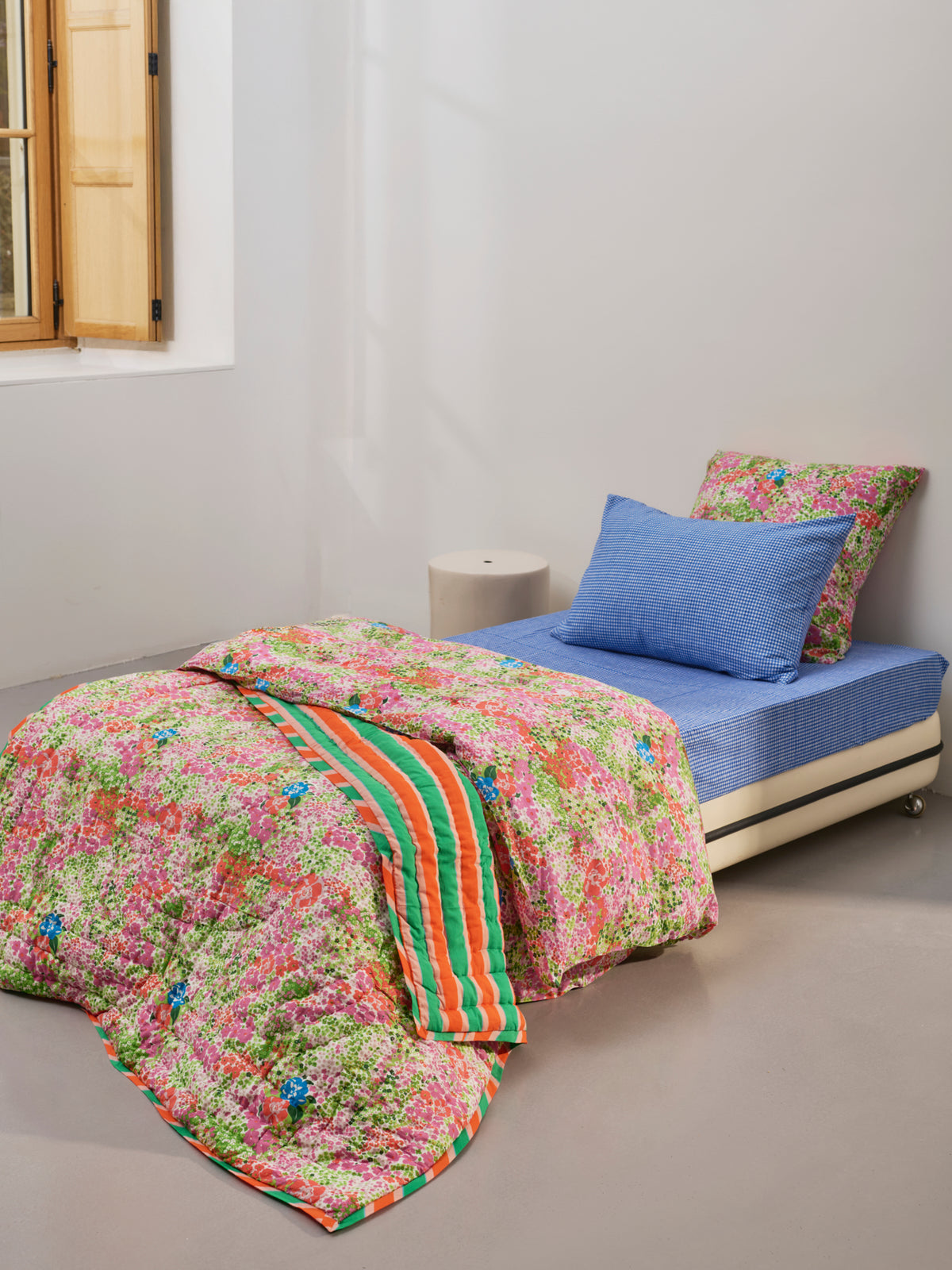 Reversible quilted blanket