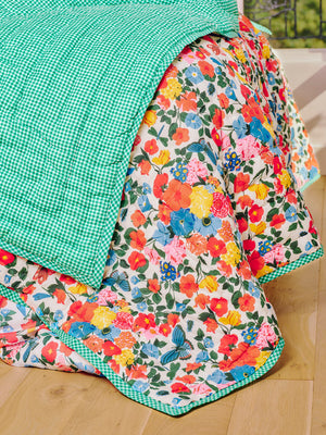 Plaid matelassé réversible en situation