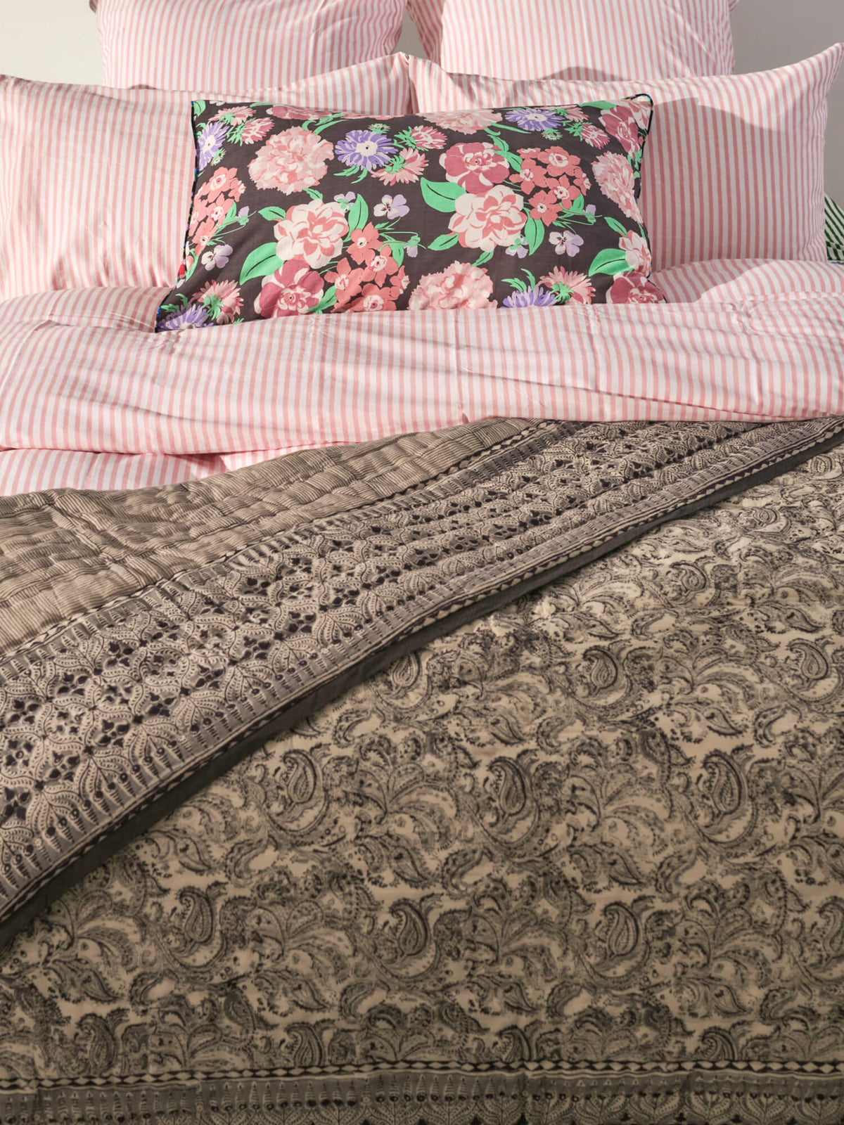 Reversible quilted blanket