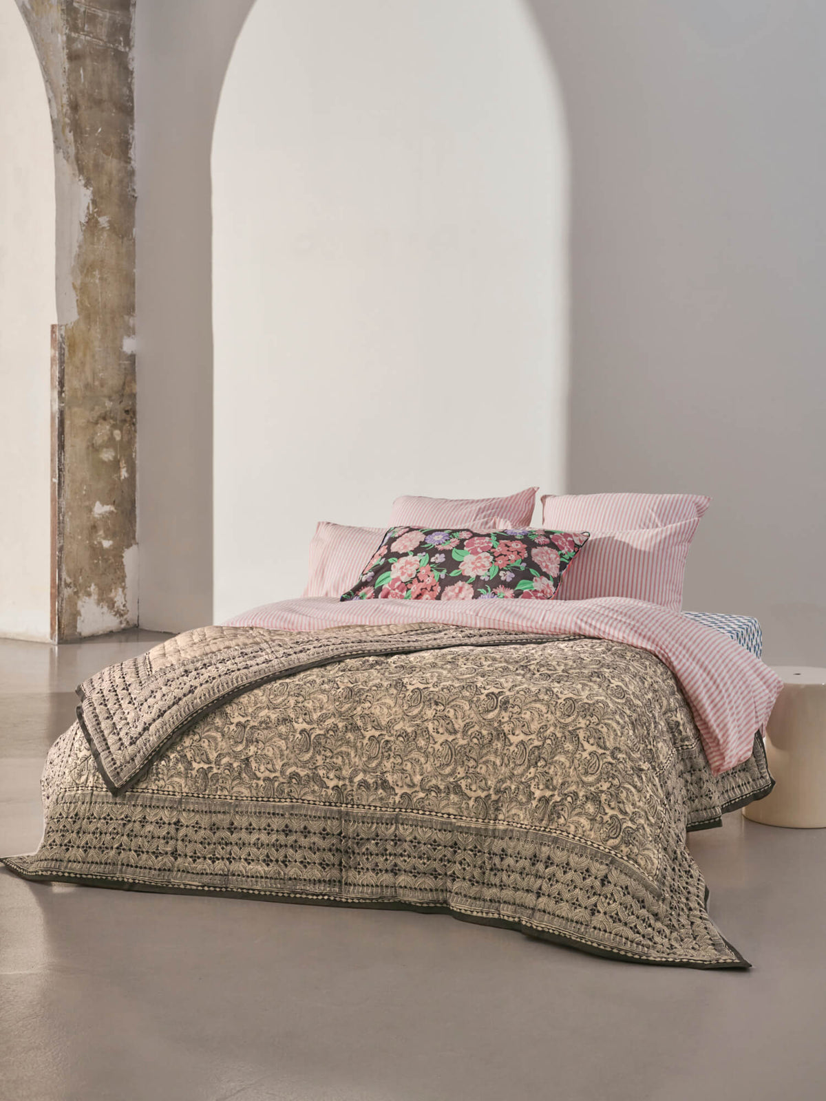 Reversible quilted blanket