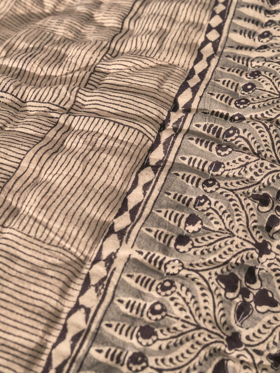 Reversible quilted blanket