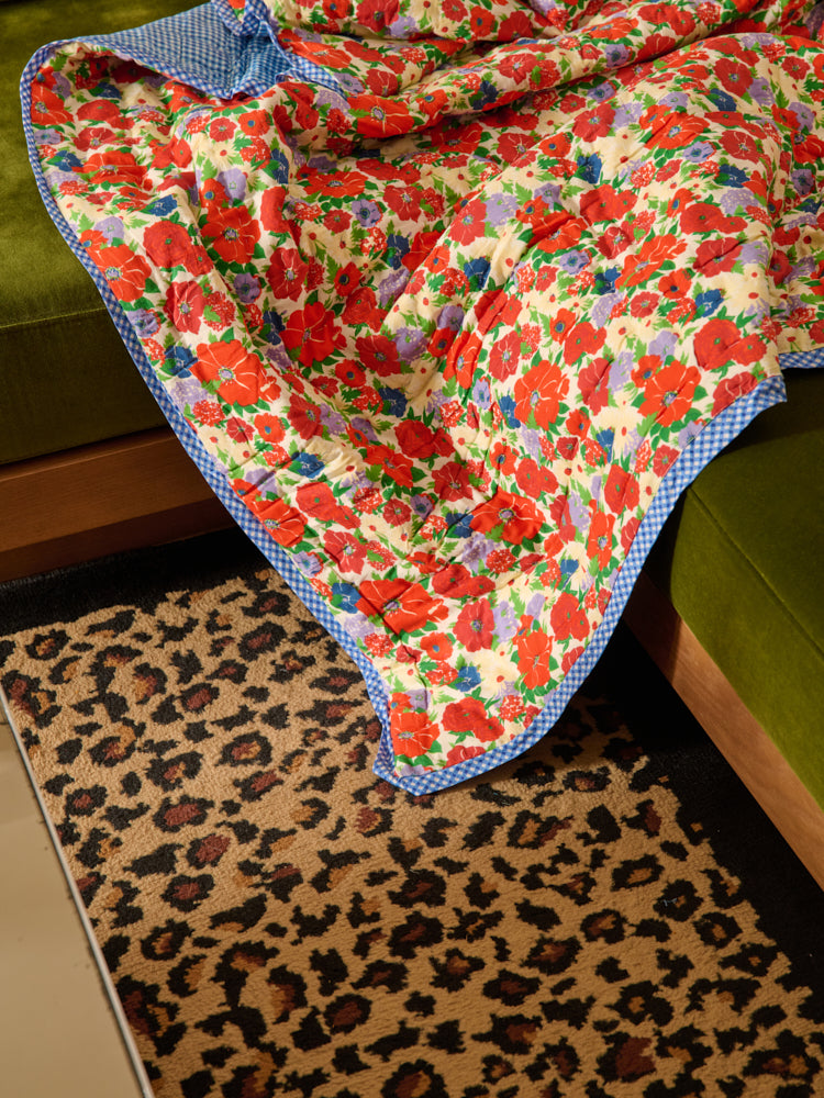 Plaids and bedspreads, Lucas du Tertre Plaids and bedspreads, Lucas du Tertre