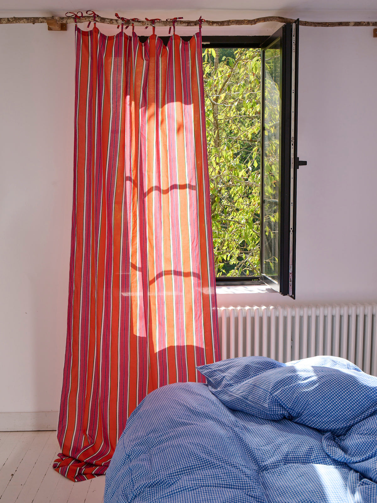 Curtain