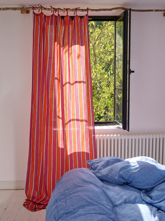 Curtain