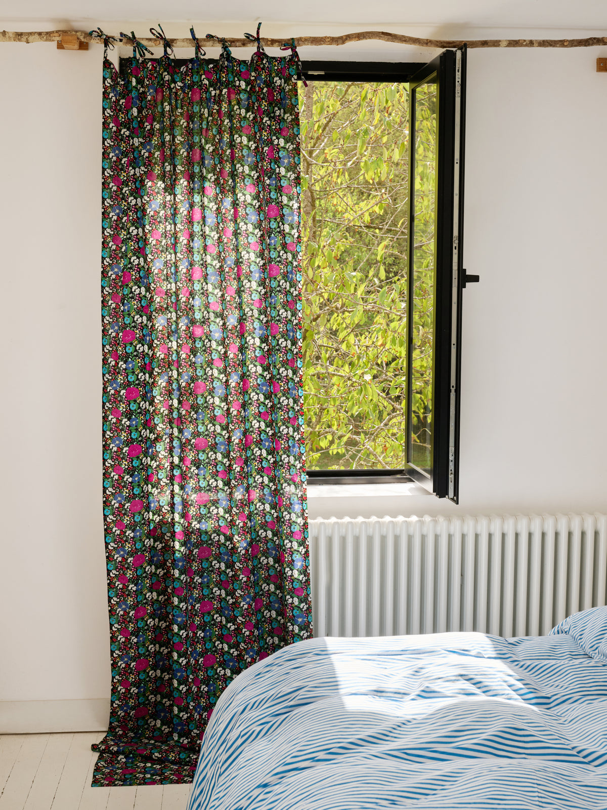 Curtain