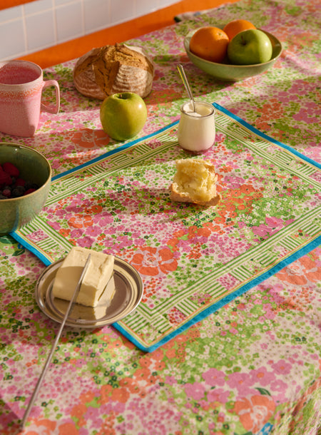 set_table_daisy_sarong_2