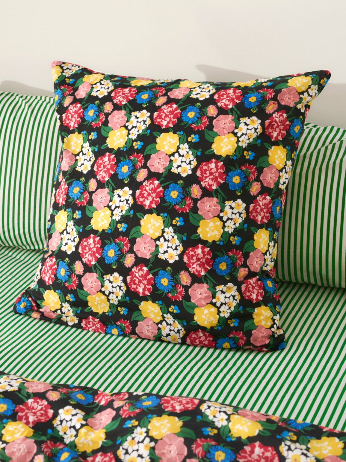 taie_oreiller_flora_black_ground