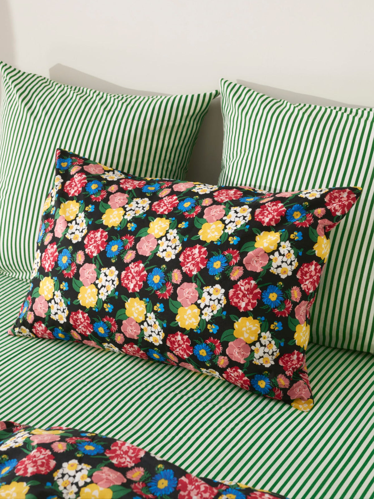 taie_oreiller_flora_black_ground_2