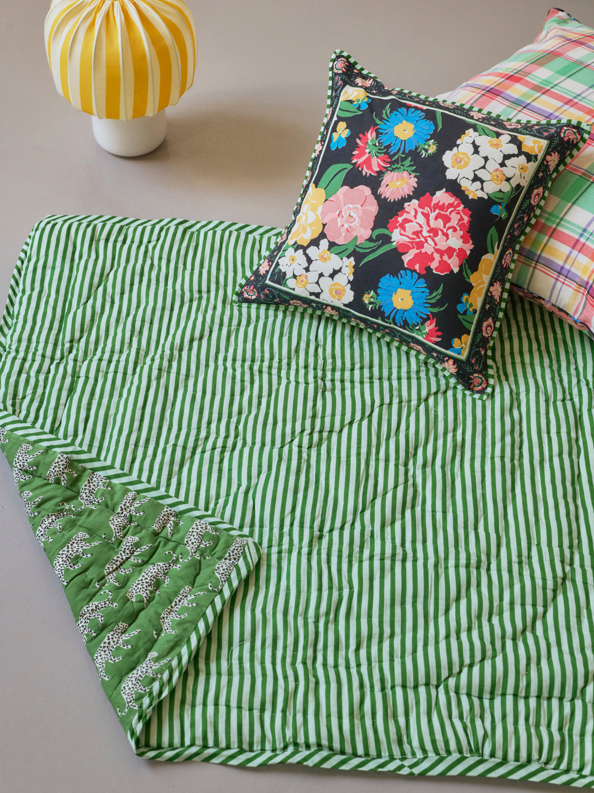 Tapis d'éveil matelassé réversible