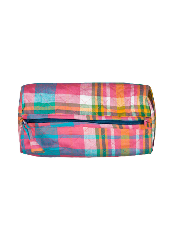 Round quilted toiletry bag