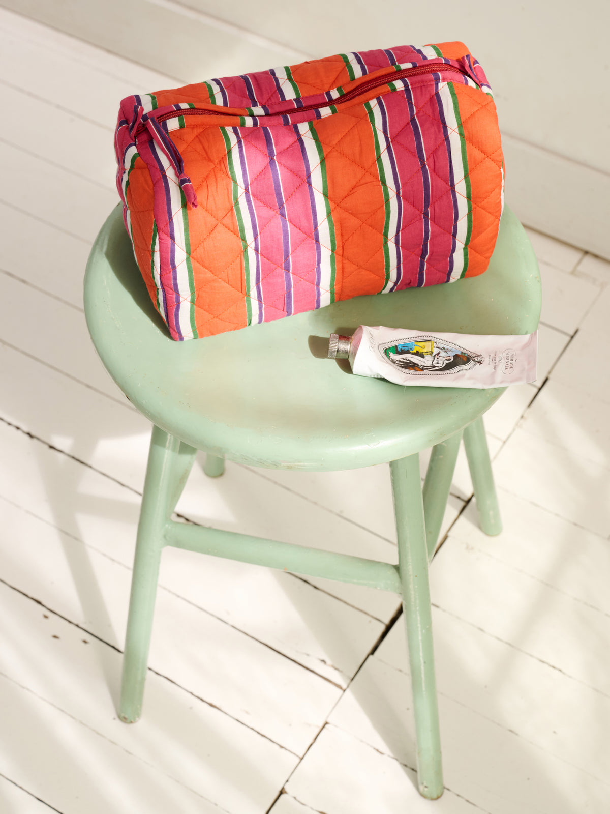 trousse_ronde_aimee_stripes