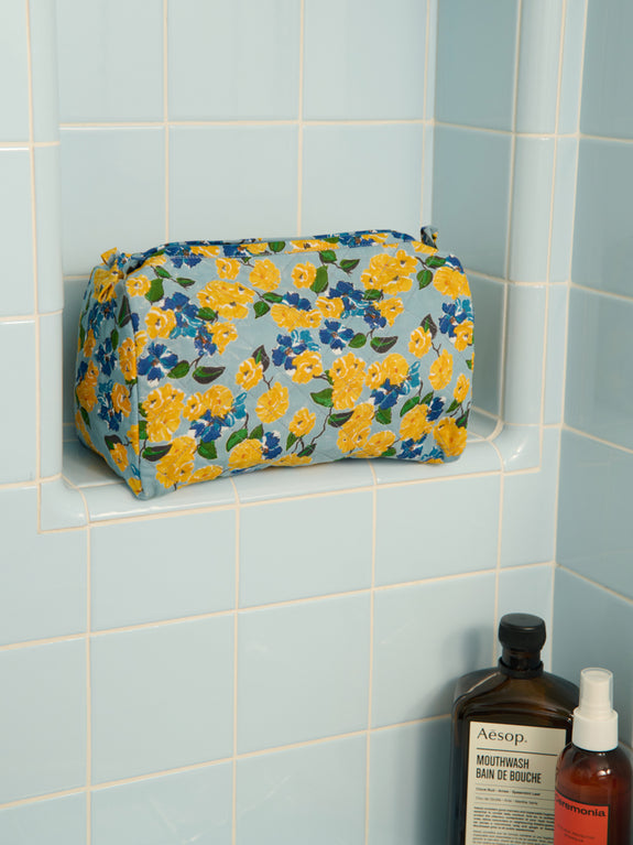 trousse_toilette_ronde_blue_roses